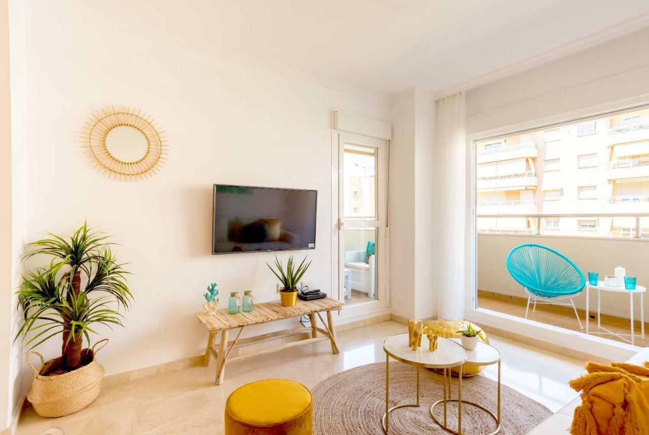 Charming Apartment On The Beach - Pool And Parking Málaga Exterior foto